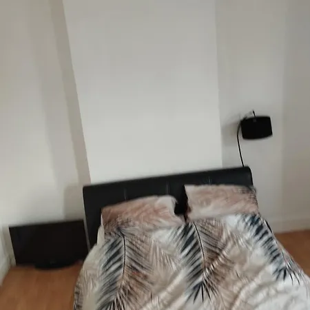 Homestay Liverpool Road *
