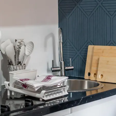 Apartment Urban Elegance Luxury Living With Kitchenette *