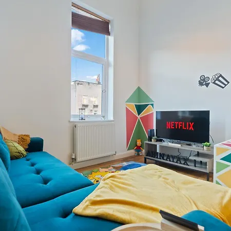 Cosy 1 Bed W Loft Sleeps 5 Close To Stations Apartment *