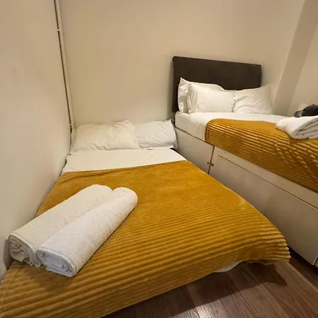 Homestay Alder House In Camden For 7 Guests London