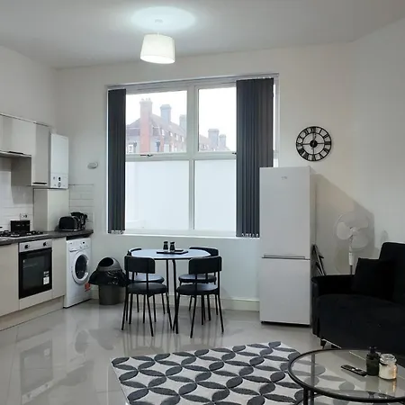 Spacious 2 Bed With Patio In Camden Wr201 Apartment *