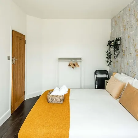 Lovely 3 Bed House In