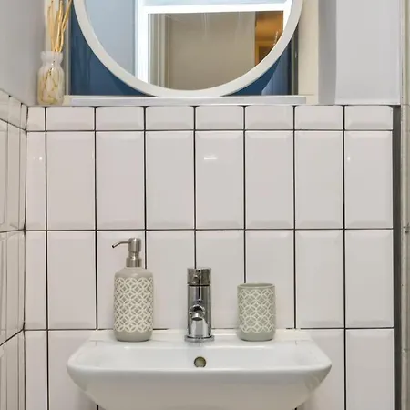 Modern 2-bed Nw Near Camden - Great Location & Transport * London