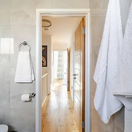 3 Bed Luxe And Cosy Maryleborne Retreat Apartment
