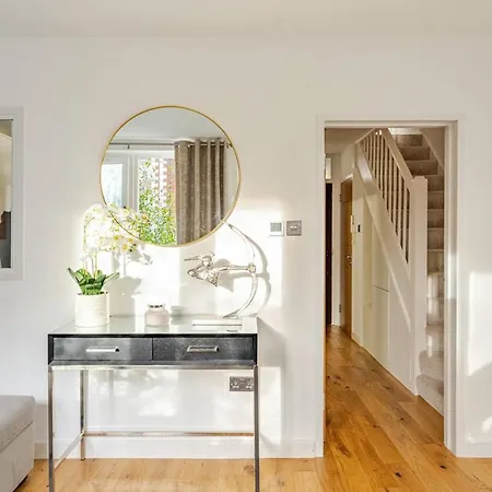 3 Bed Luxe And Cosy Maryleborne Retreat London