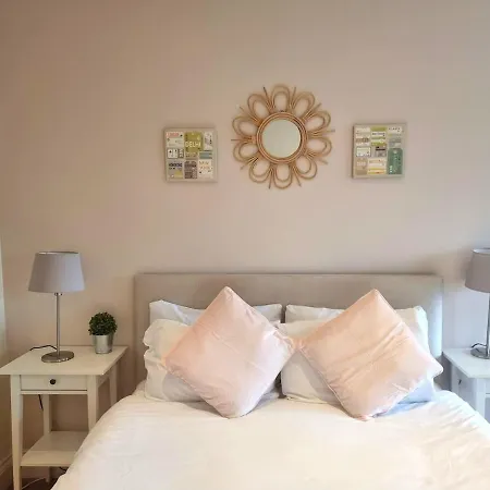 Notting Hill 2 Bed Flat - 5 Min To Portobello Road