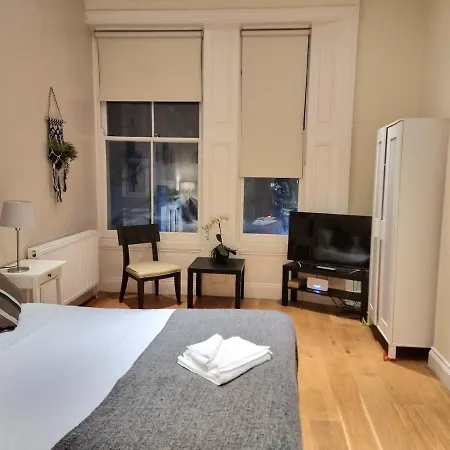 Notting Hill 2 Bed Flat - 5 Min To Portobello Road London