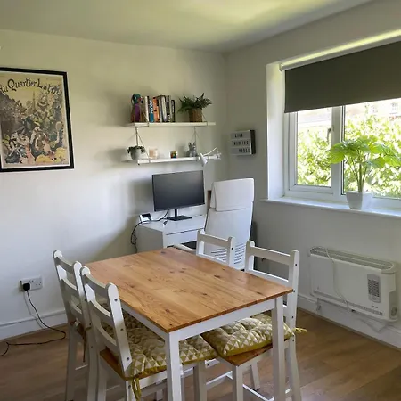 Lovely 1 Bedroom Flat *