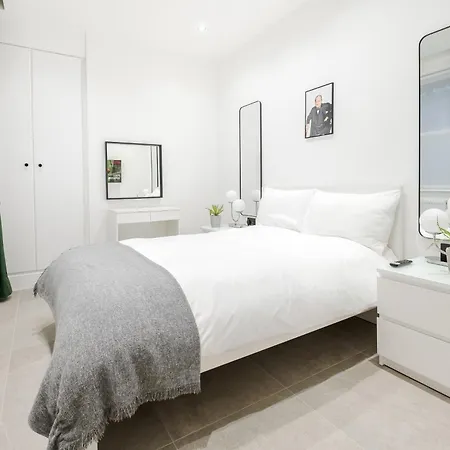 Holiday home Luxury 2 Bedroom In *