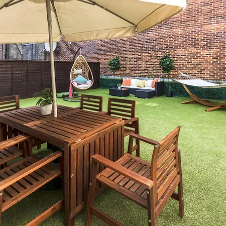 Luxury 2 Bedroom In Holiday home *