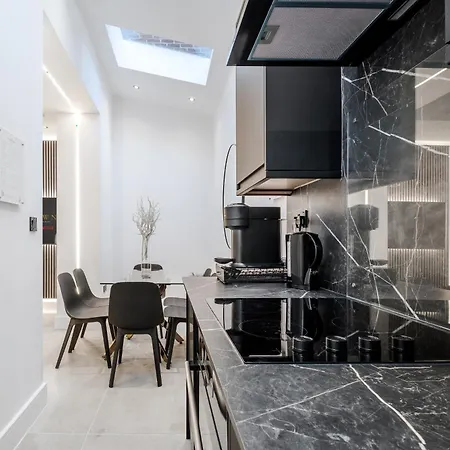 Luxury 2 Bedroom In London