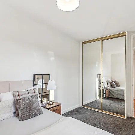 Apartment Spacious2br-balcony-parking-25mincentrallondon London