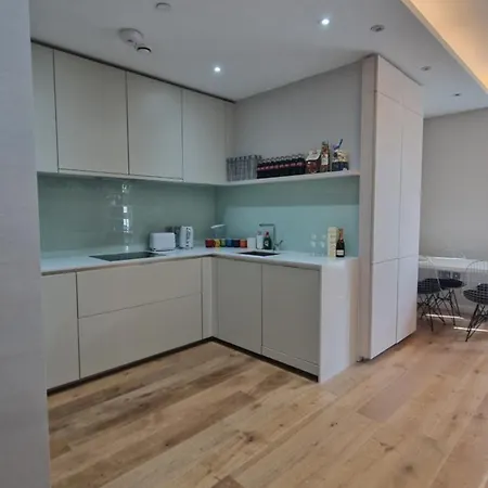 Covent Garden Modern Luxury Sleeps 5 *