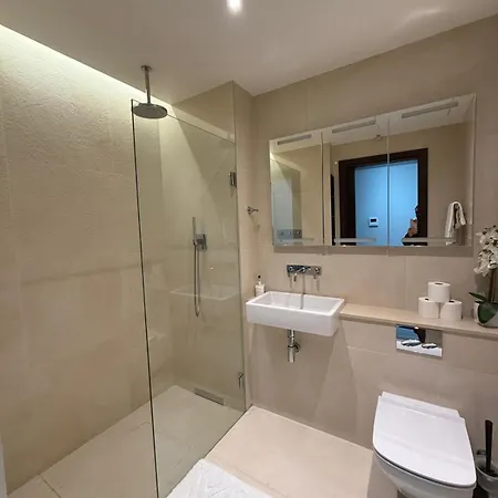 Covent Garden Modern Luxury Sleeps 5
