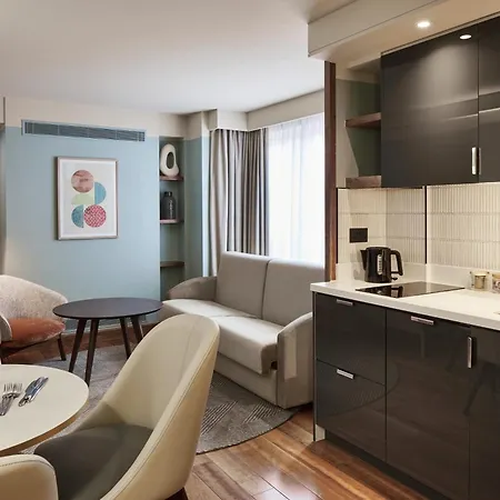 Master Farringdon Apartment London