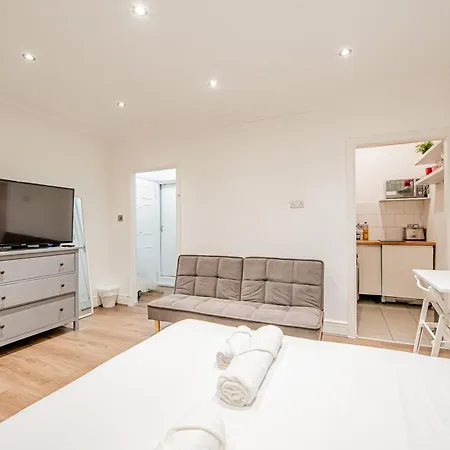Stylish Elegant Hyde Park Flat *