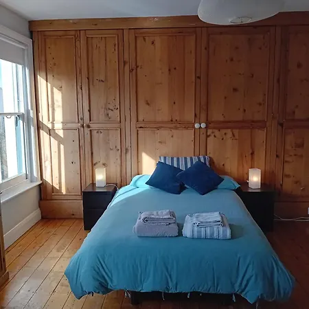 Holiday home Stunning House Overlooking Local Park *