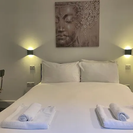 Amazing 4 - East Apartment London