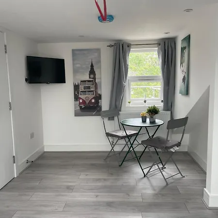 Amazing 4 - East Apartment *