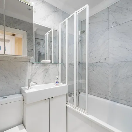Charming & Modern Apartment, Heart Of Notting Hill, Prime Location, Close To Kensington Palace & Oxford Street Apartment London
