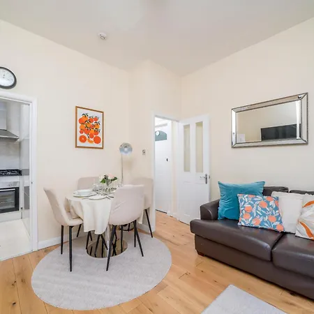 Charming & Modern Apartment, Heart Of Notting Hill, Prime Location, Close To Kensington Palace & Oxford Street *