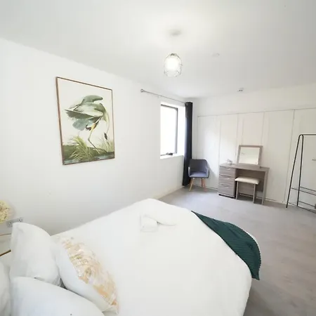 Homestay Broadway Great 7-minute Walk From The Underground