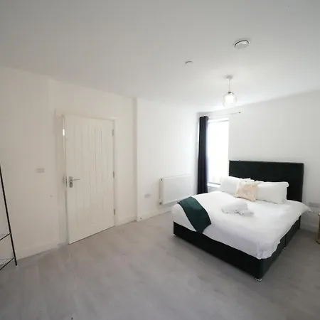 Quarto em Acomodações Particulares Broadway Great 7-minute Walk From The Underground Ealing