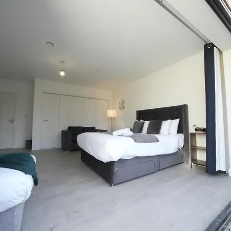 Homestay Broadway Great 7-minute Walk From The Underground *