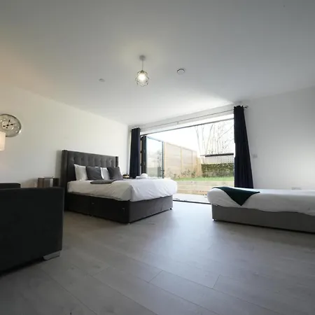 Homestay Broadway Great 7-minute Walk From The Underground Ealing