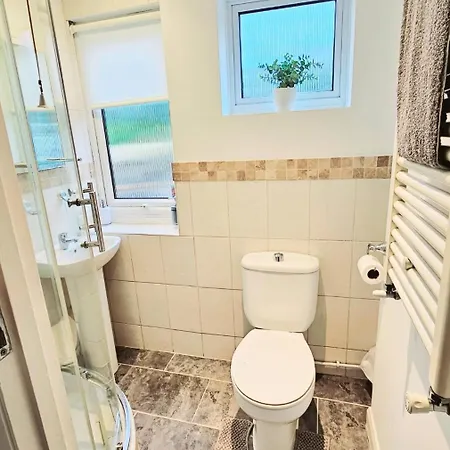 Deluxe Comfy With En-suite - 1 Homestay Croydon
