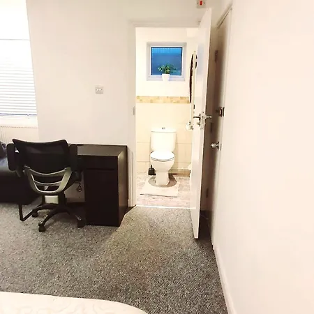 Deluxe Comfy With En-suite - 1 Homestay