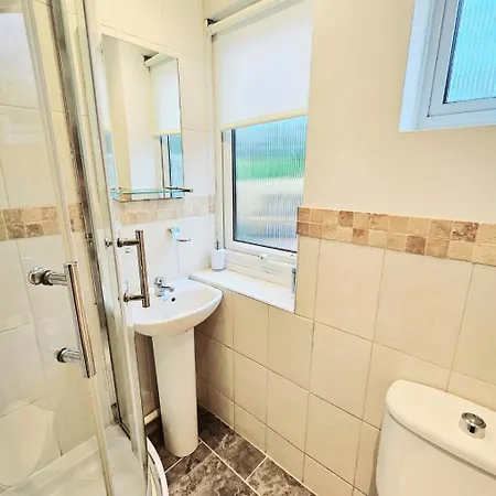 Deluxe Comfy With En-suite - 1 Homestay Croydon