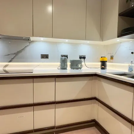 Luxury 2 Bedroom Edgware Road By Wild Apartment