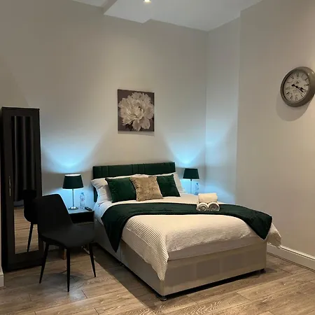 Apartment Charming In West Ealing, 12 Mins To By Train, Free Parking, 8-min Walk To Station London