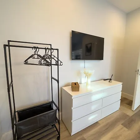 Entire Flat 4 Min Walk To Finsbury Park London