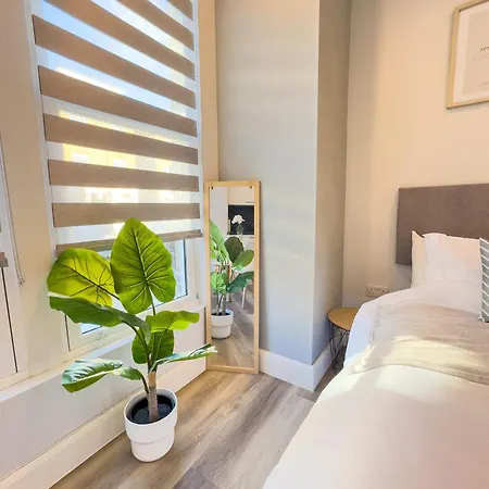 Entire Flat 4 Min Walk To Finsbury Park