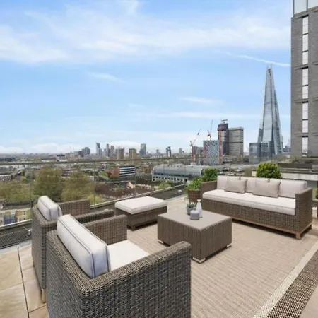 5 Million Pound Stunning Luxury Penthouse Tower Bridge Sleeps 8 Private Jacuzzi Apartment