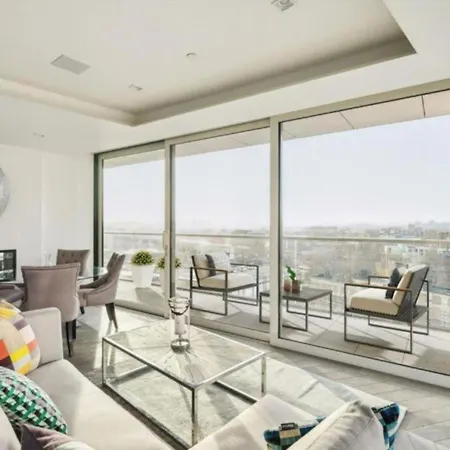 5 Million Pound Stunning Luxury Penthouse Tower Bridge Sleeps 8 Private Jacuzzi London