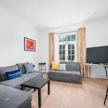 Spacious Canary Wharf Near 02 Arena, Excel Exhibition Centre, With Free Parking & Wifi London