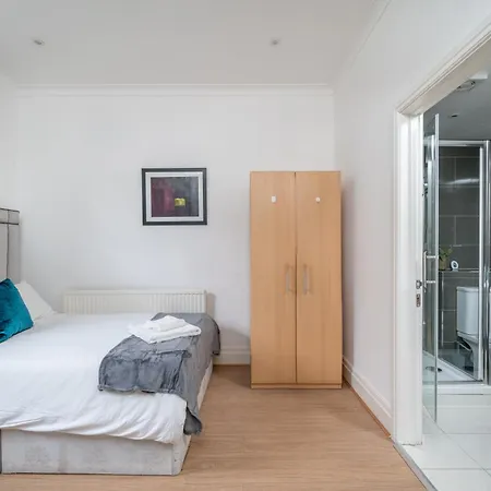 Spacious Canary Wharf Near 02 Arena, Excel Exhibition Centre, With Free Parking & Wifi Apartment *