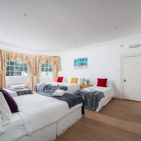Apartment Spacious Canary Wharf Near 02 Arena, Excel Exhibition Centre, With Free Parking & Wifi London