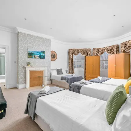Apartment Spacious Canary Wharf Near 02 Arena, Excel Exhibition Centre, With Free Parking & Wifi *