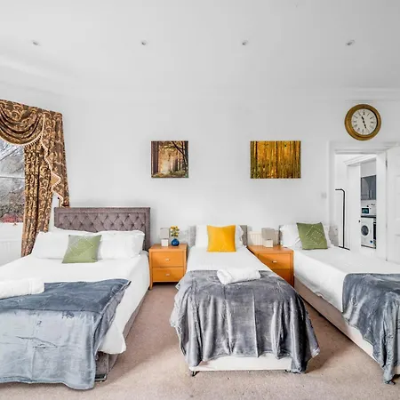 Spacious Canary Wharf Near 02 Arena, Excel Exhibition Centre, With Free Parking & Wifi * London