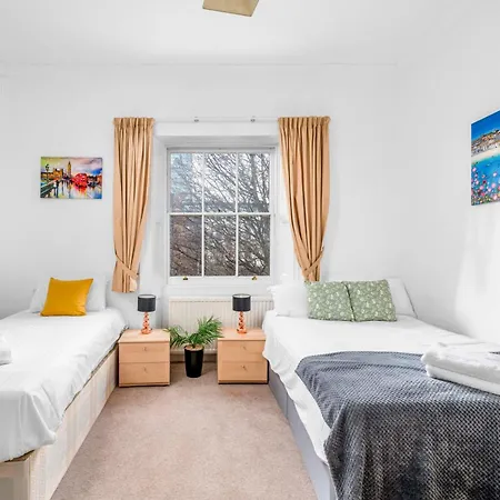 Spacious Canary Wharf Near 02 Arena, Excel Exhibition Centre, With Free Parking & Wifi Apartment London