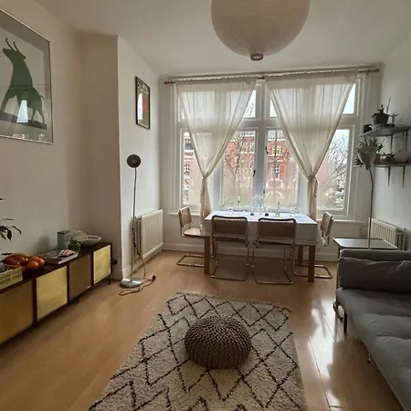 Ninas Flat * London