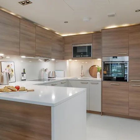 Starhost Residences - Spacious 1-bedroom With Balcony Apartment *