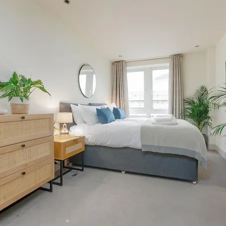 Starhost Residences - Spacious 1-bedroom With Balcony