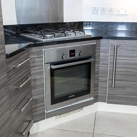 Air Conditioned Luxstay Mayfair Apartment *