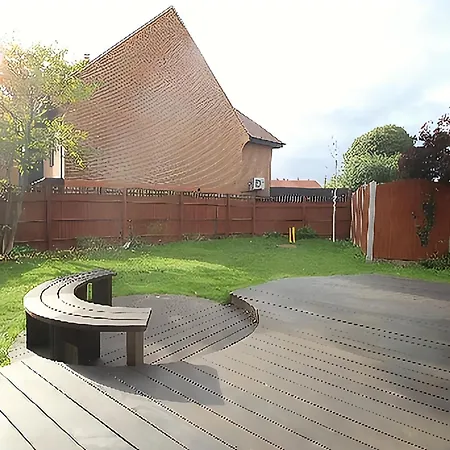 Homestay Stylish Luxury King Bed Hornchurch
