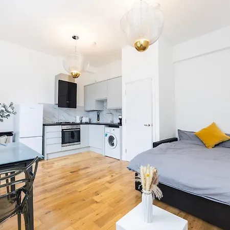 Spacious Islington Apartment London